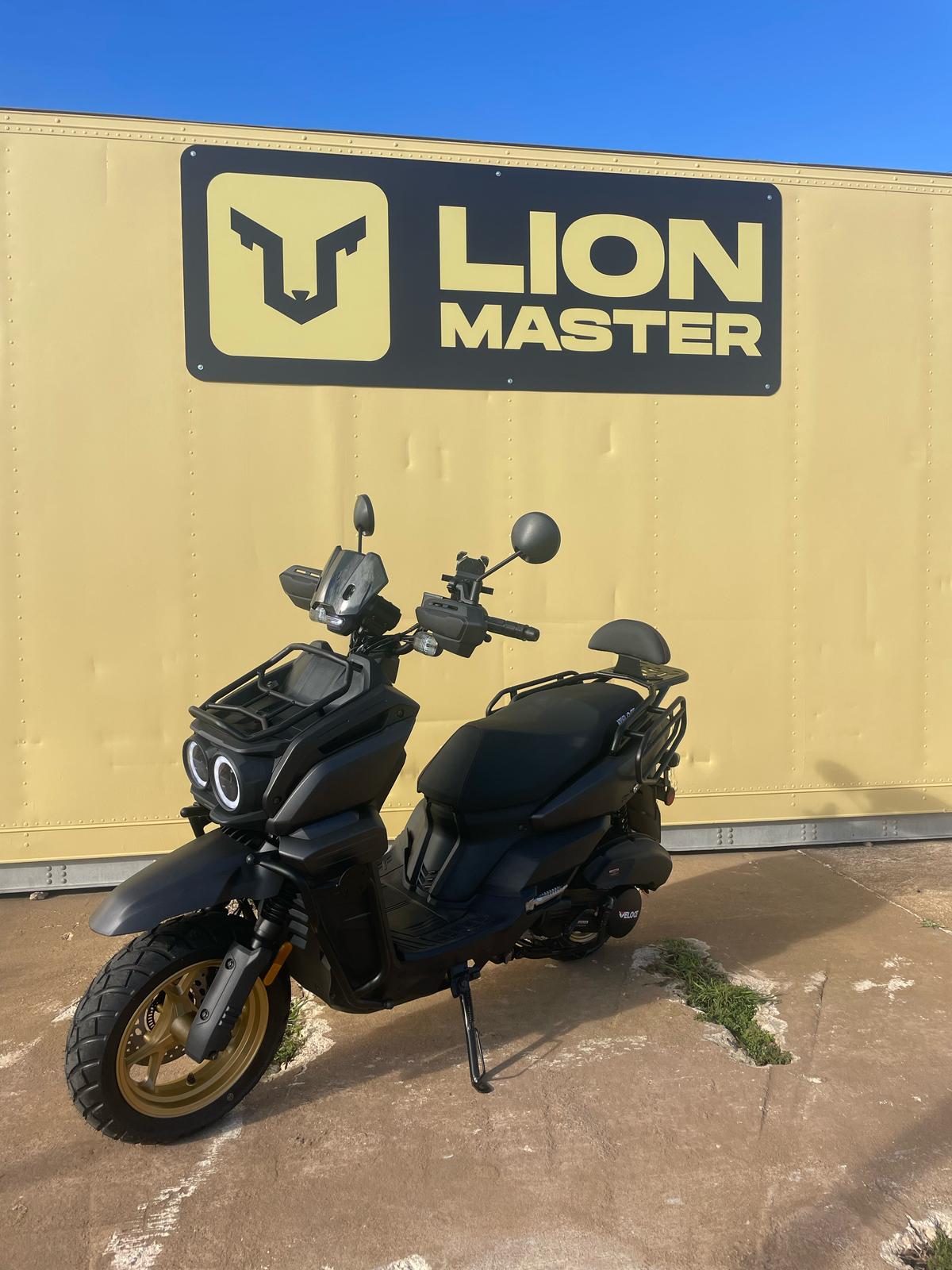 Scooter Motor Lion